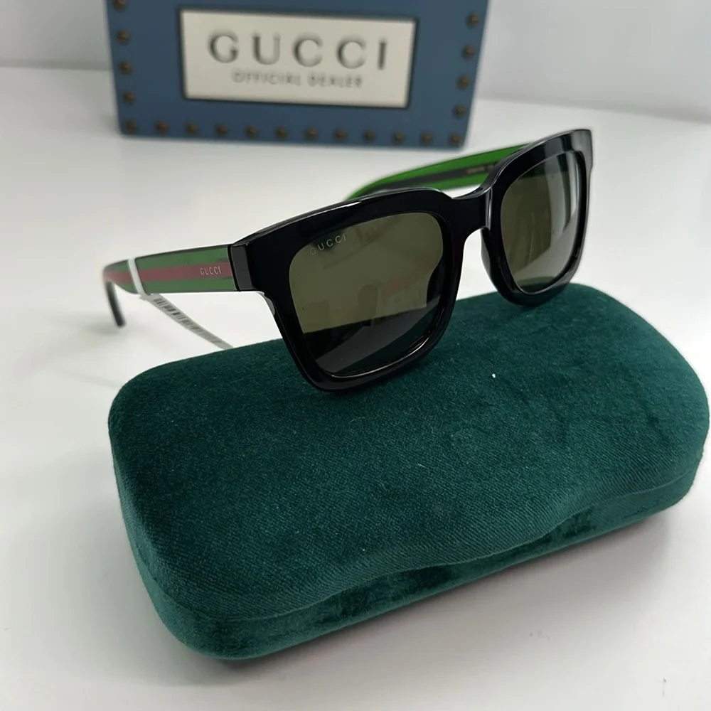 💯- New Authentic Gucci Gucci GG0001SN 002 Black/GREEN/ Red Sunglasses
